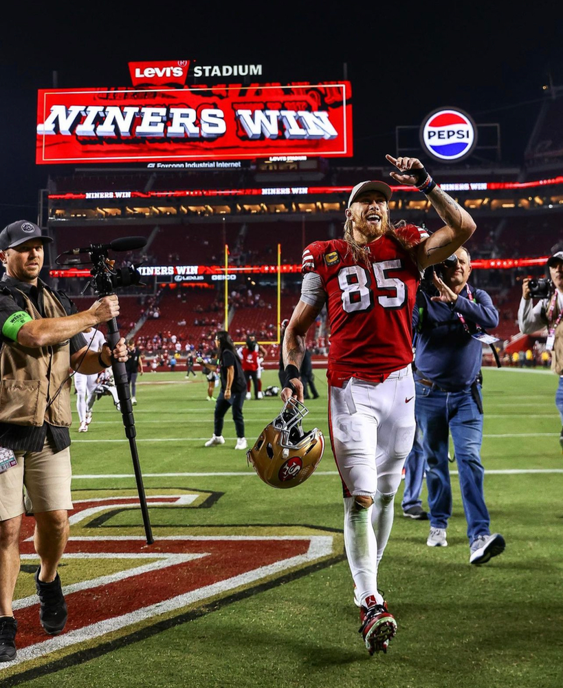 The old Kittle was back tonight vs. the Giants. Photo Credit: Mezzavilla Photography 