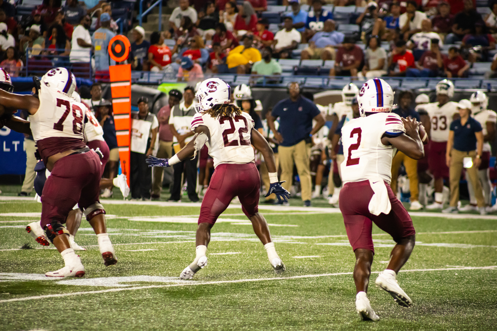 SCSU Bulldogs QB Corey Fields struggled to get the offense in a rhythm. Photo credit: Will Smith